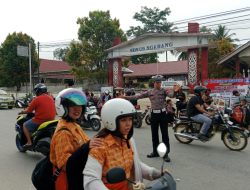 Setiap Pagi Polsek Ngabang Turun ke Jalan Atur Lalu Lintas