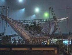 Pekan Budaya Daerah Landak Kacau! Panggung Utama Roboh Diterpa Hujan Deras