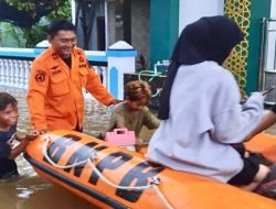 Pemkab Batang Evakuasi Warga Terdampak Banjir