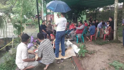 Ritual Adat Tola Bala Digelar di Taman Kota Ngabang