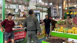 Berlabel Toko Buah Viral di Medsos, Pemilik Didenda Satpol PP