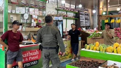 Berlabel Toko Buah Viral di Medsos, Pemilik Didenda Satpol PP